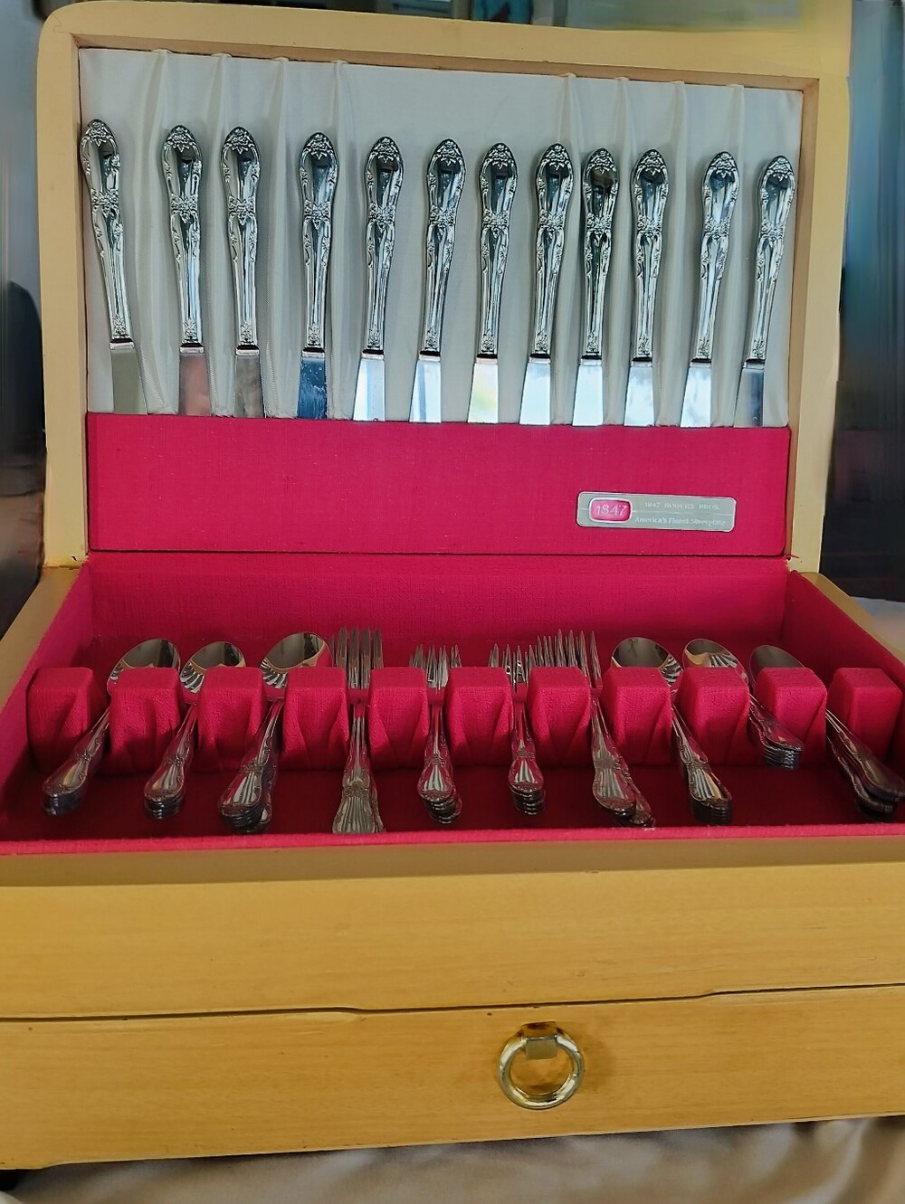 Oneida LA ROSE Stainless Flatware Set 76 Pc Service for 12 Chest 24 Teaspoons